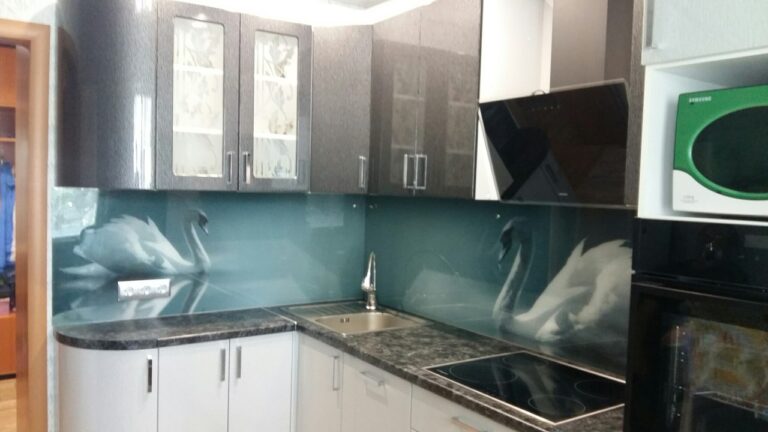 Фото стеклянных фартуков для кухни — работа 20